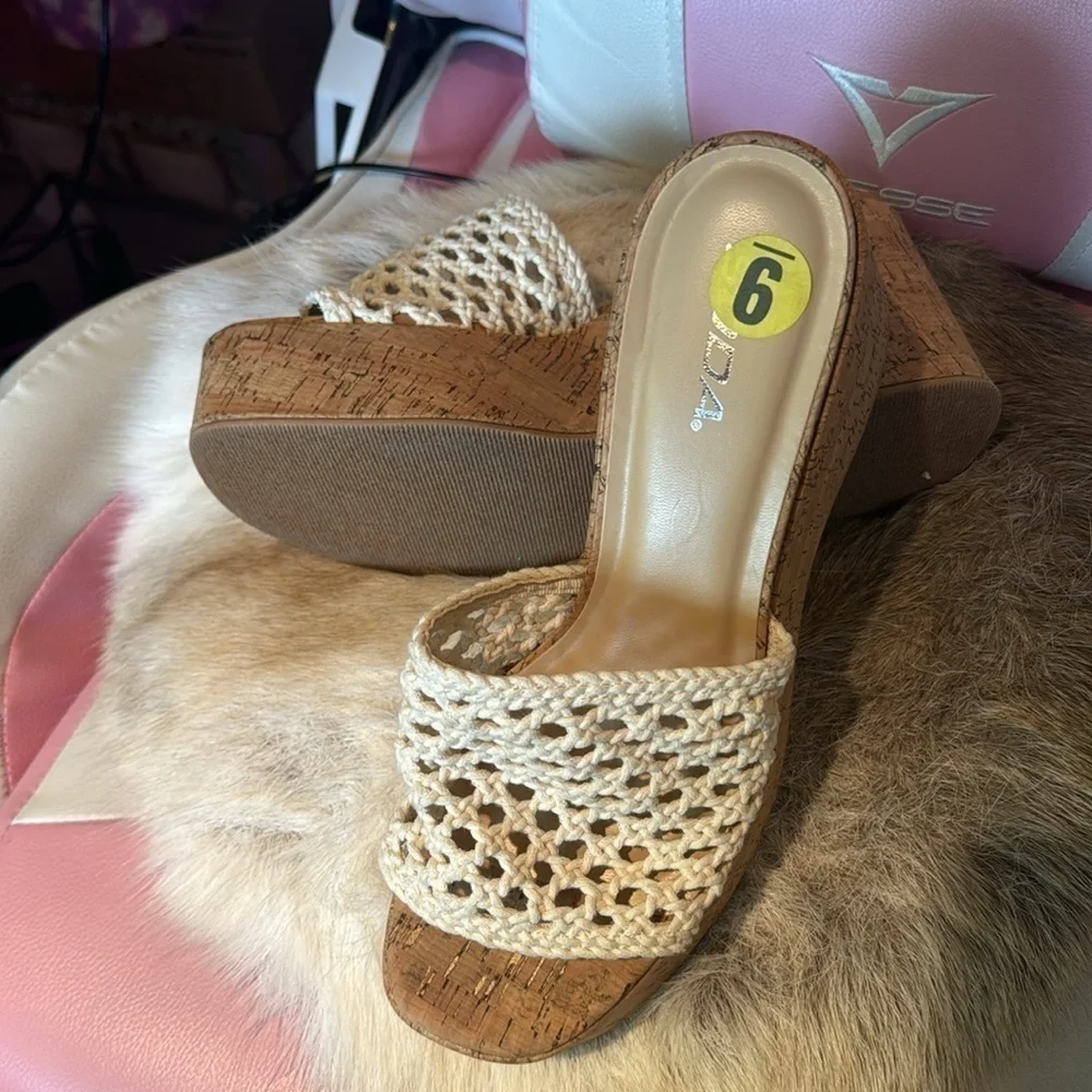 Soda comfortable platform
